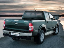 Фото Toyota Hilux Double Cab 2.8D AT №3